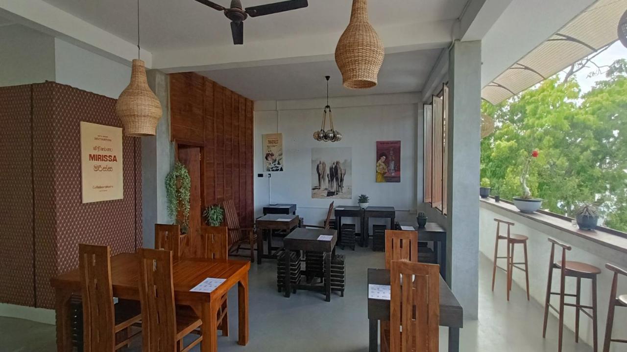 Yasis Surf Lodge Mirissa Zewnętrze zdjęcie
