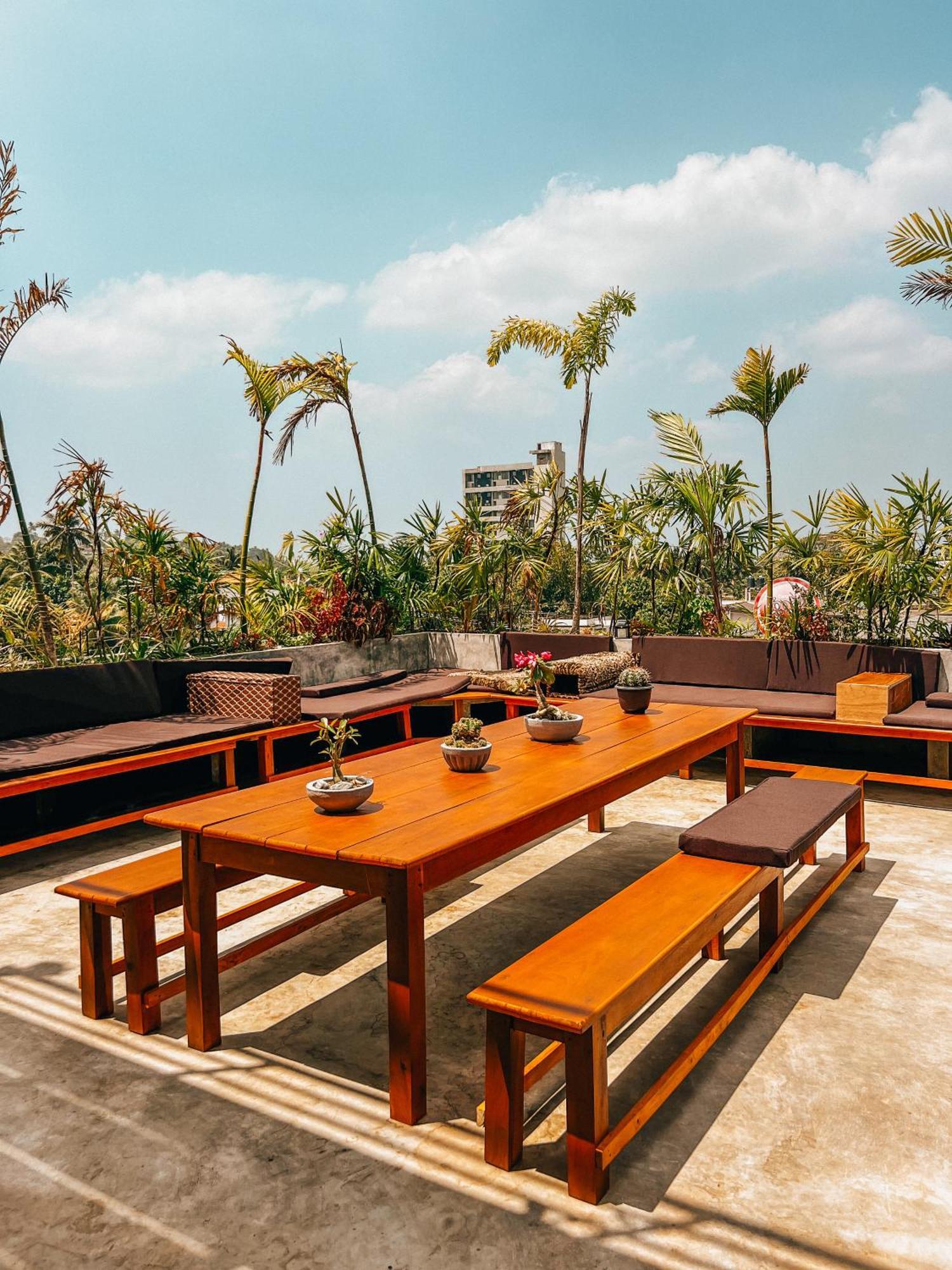 Yasis Surf Lodge Mirissa Zewnętrze zdjęcie